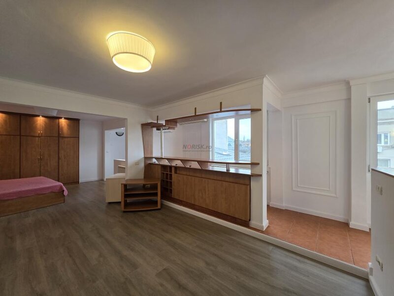 Townhouse urban renovat | Parcul Carol – Rond Regina Maria